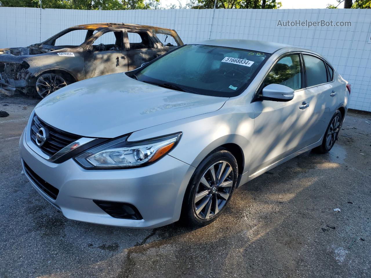 2017 Nissan Altima 2.5 Серебряный vin: 1N4AL3AP3HC173438