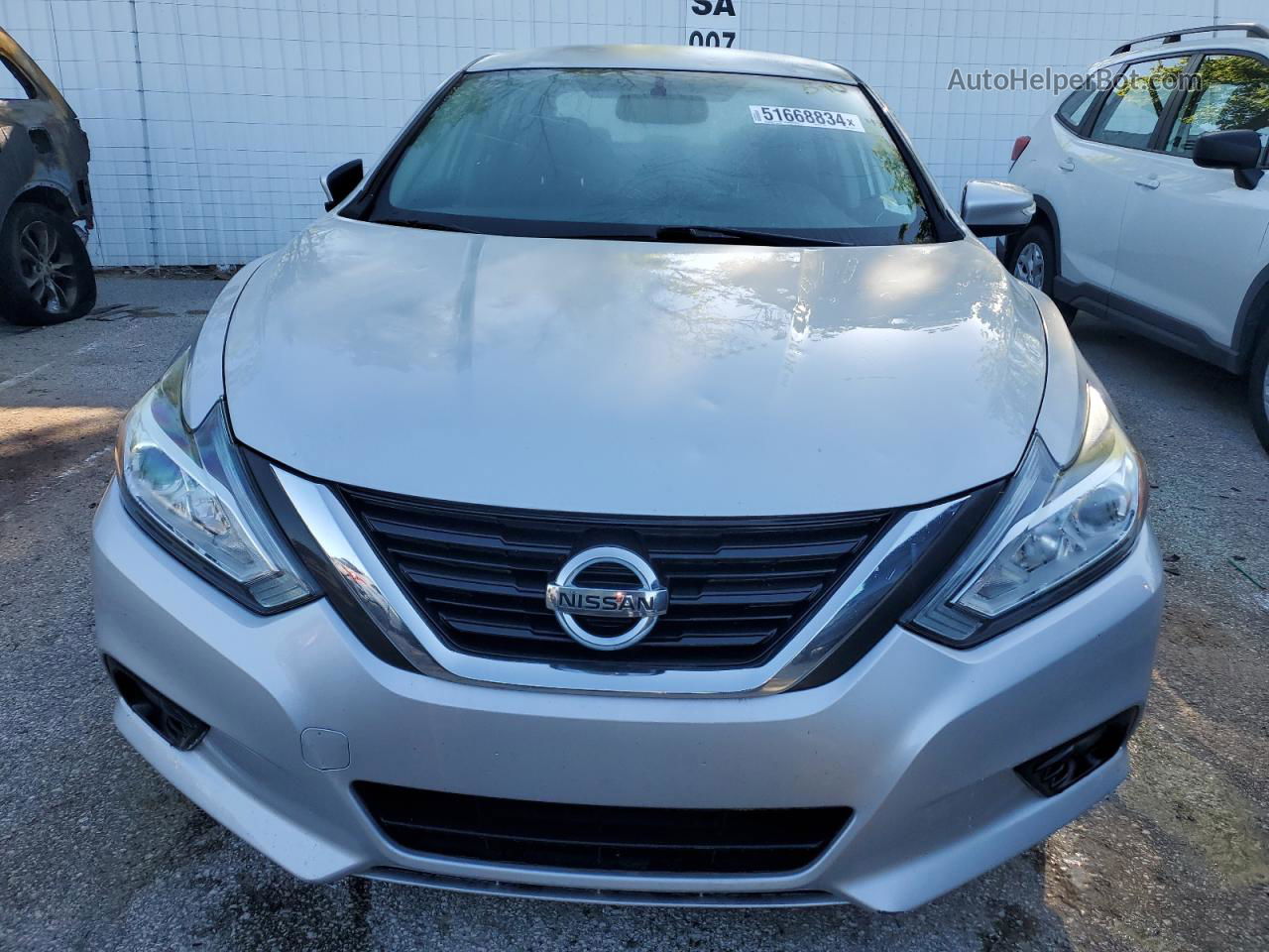 2017 Nissan Altima 2.5 Серебряный vin: 1N4AL3AP3HC173438