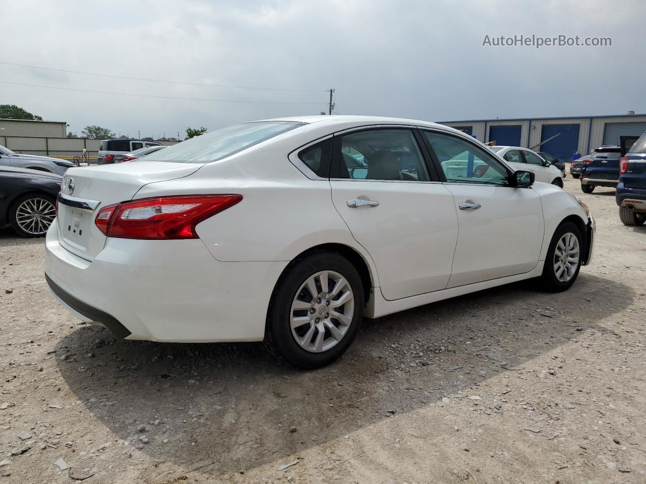 2017 Nissan Altima 2.5 White vin: 1N4AL3AP3HN325402