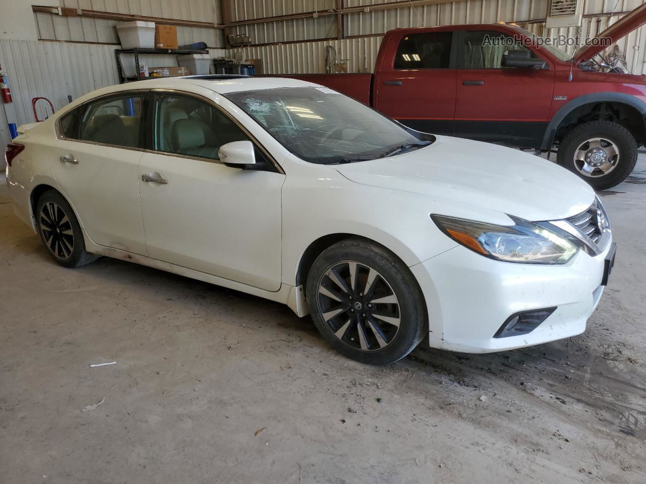 2018 Nissan Altima 2.5 White vin: 1N4AL3AP3JC157701