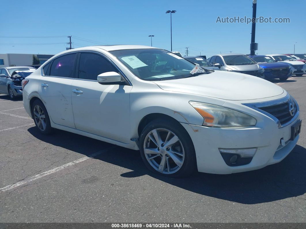 2014 Nissan Altima 2.5 Sv White vin: 1N4AL3AP4EC426570