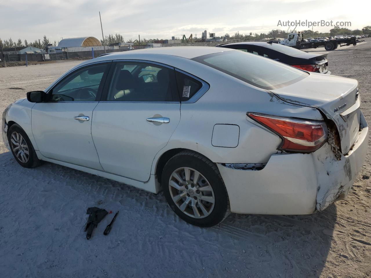 2015 Nissan Altima 2.5 White vin: 1N4AL3AP4FC131969