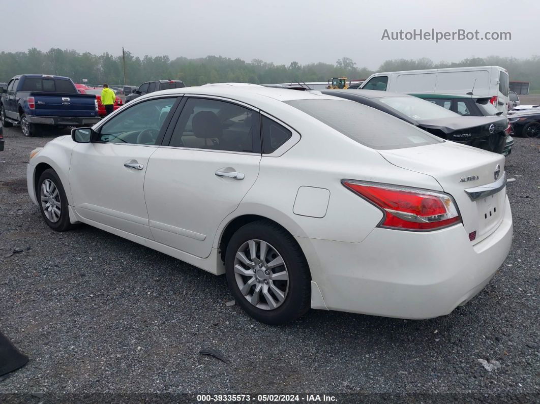 2015 Nissan Altima 2.5 S White vin: 1N4AL3AP4FC446979