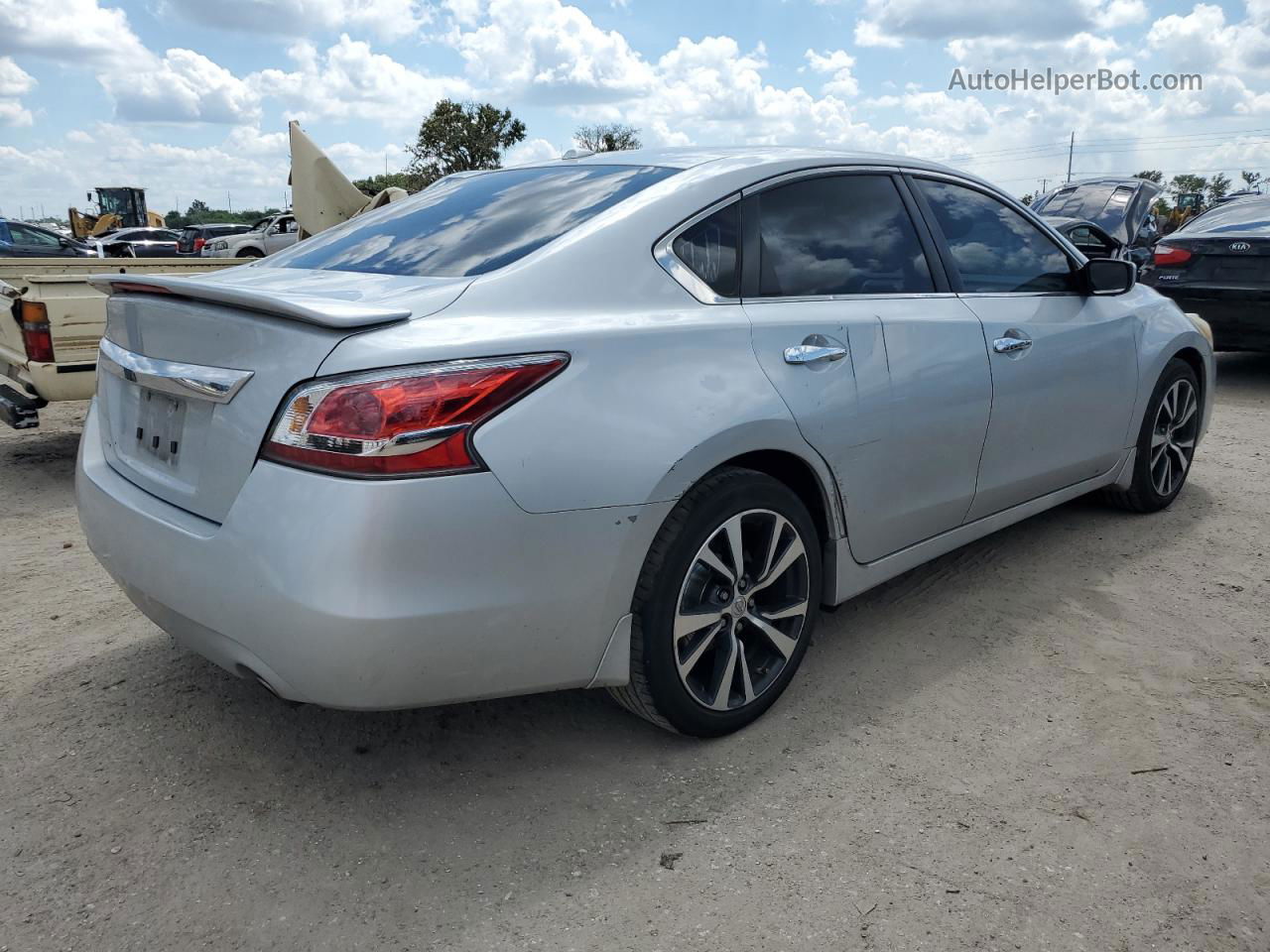 2015 Nissan Altima 2.5 Серебряный vin: 1N4AL3AP4FN356851