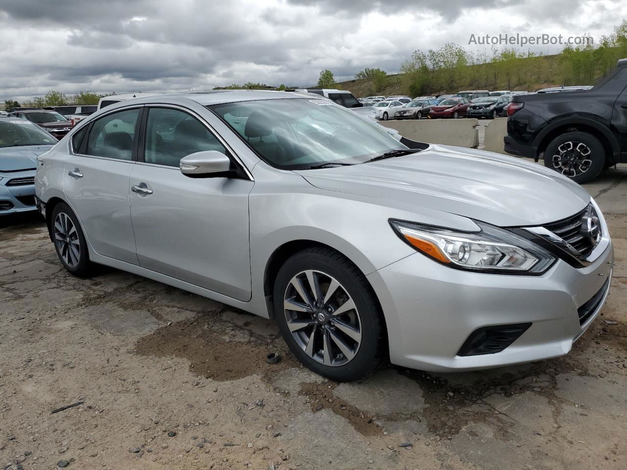 2017 Nissan Altima 2.5 Silver vin: 1N4AL3AP4HC178017