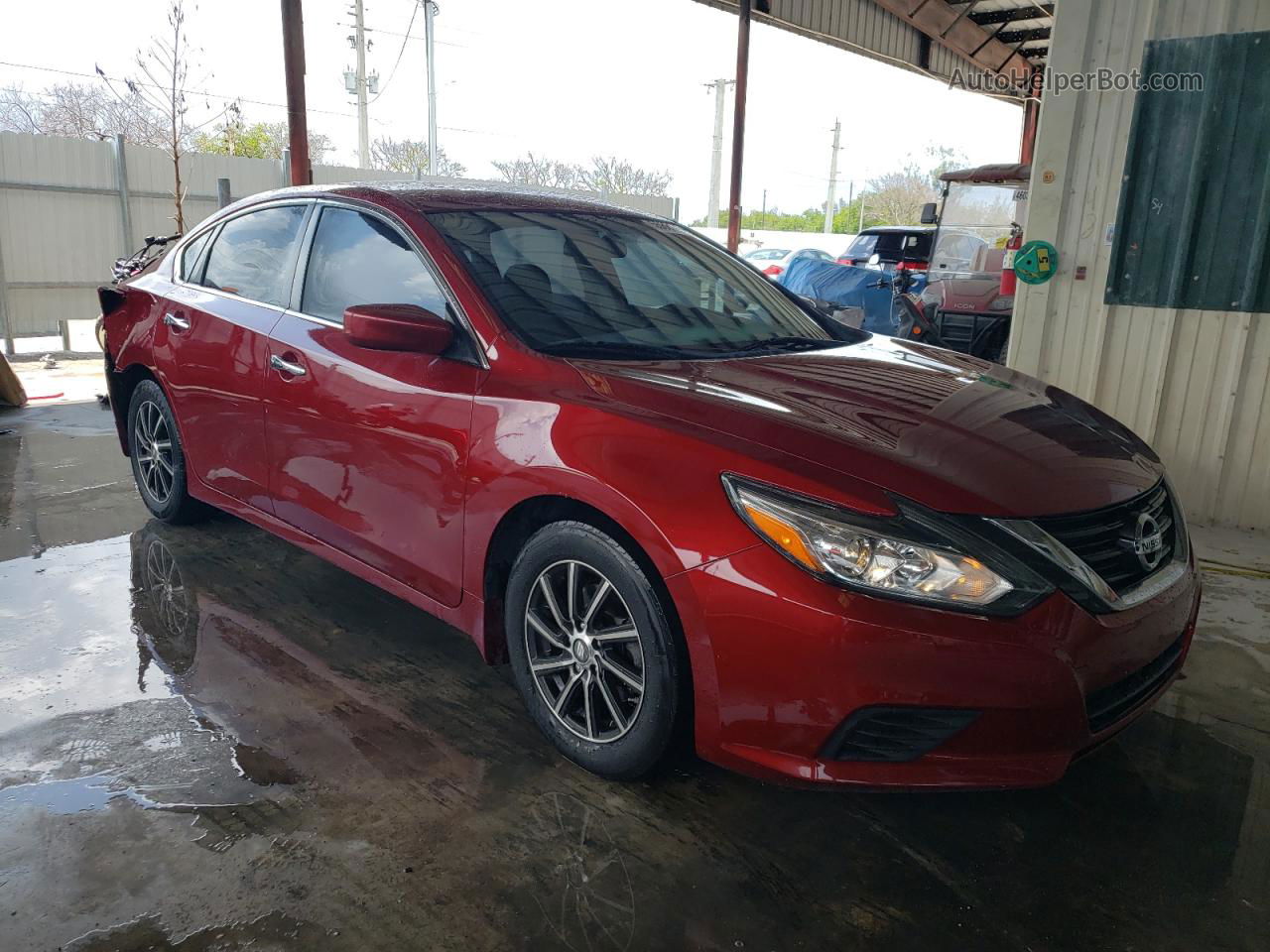 2017 Nissan Altima 2.5 Red vin: 1N4AL3AP4HC233338