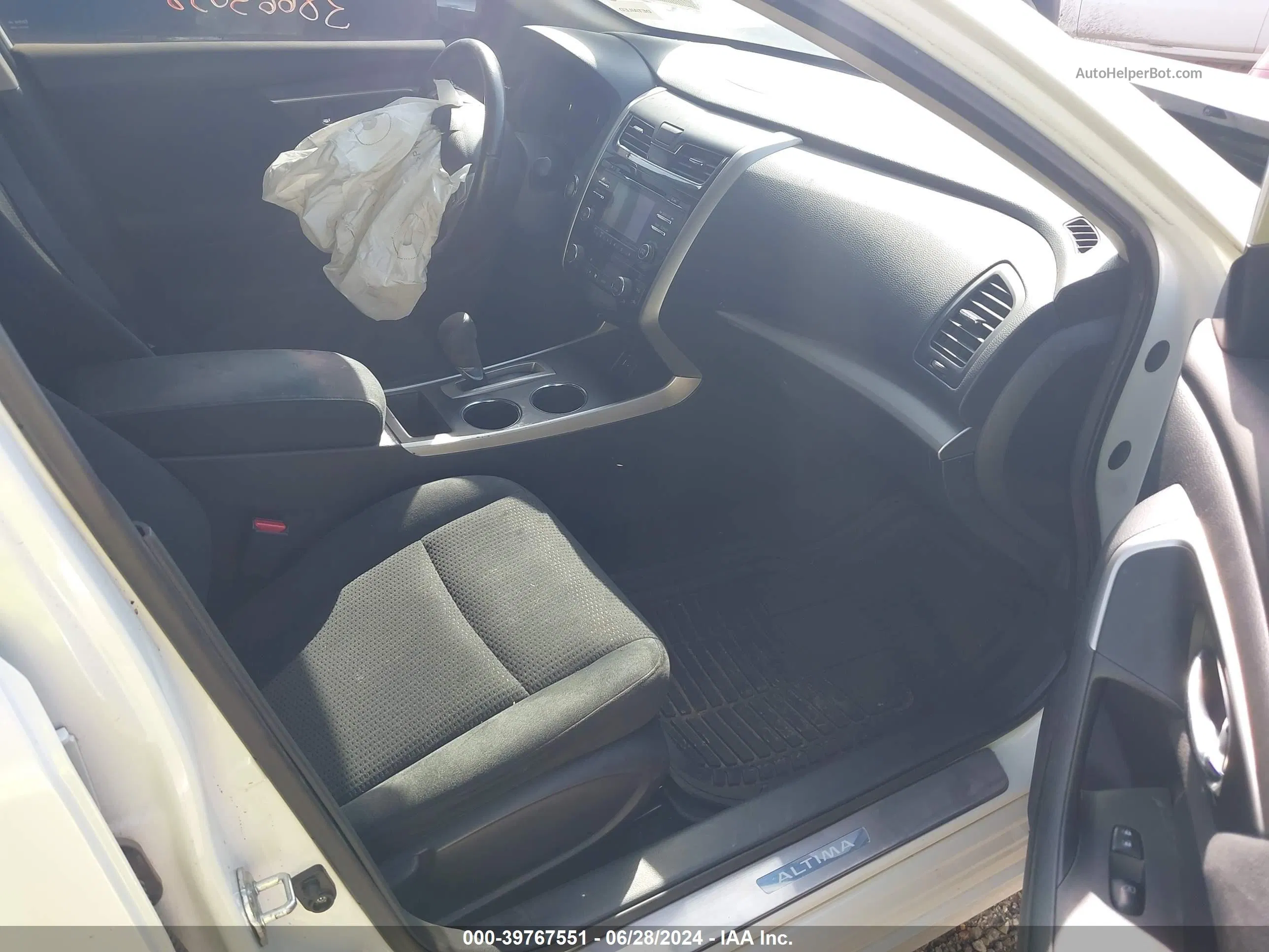 2015 Nissan Altima 2.5 Sv White vin: 1N4AL3AP5FC131107