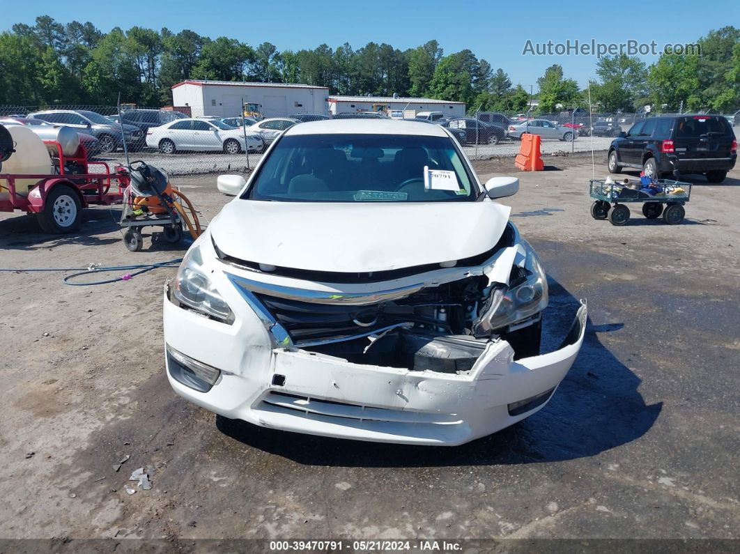 2015 Nissan Altima 2.5 S White vin: 1N4AL3AP5FC165192