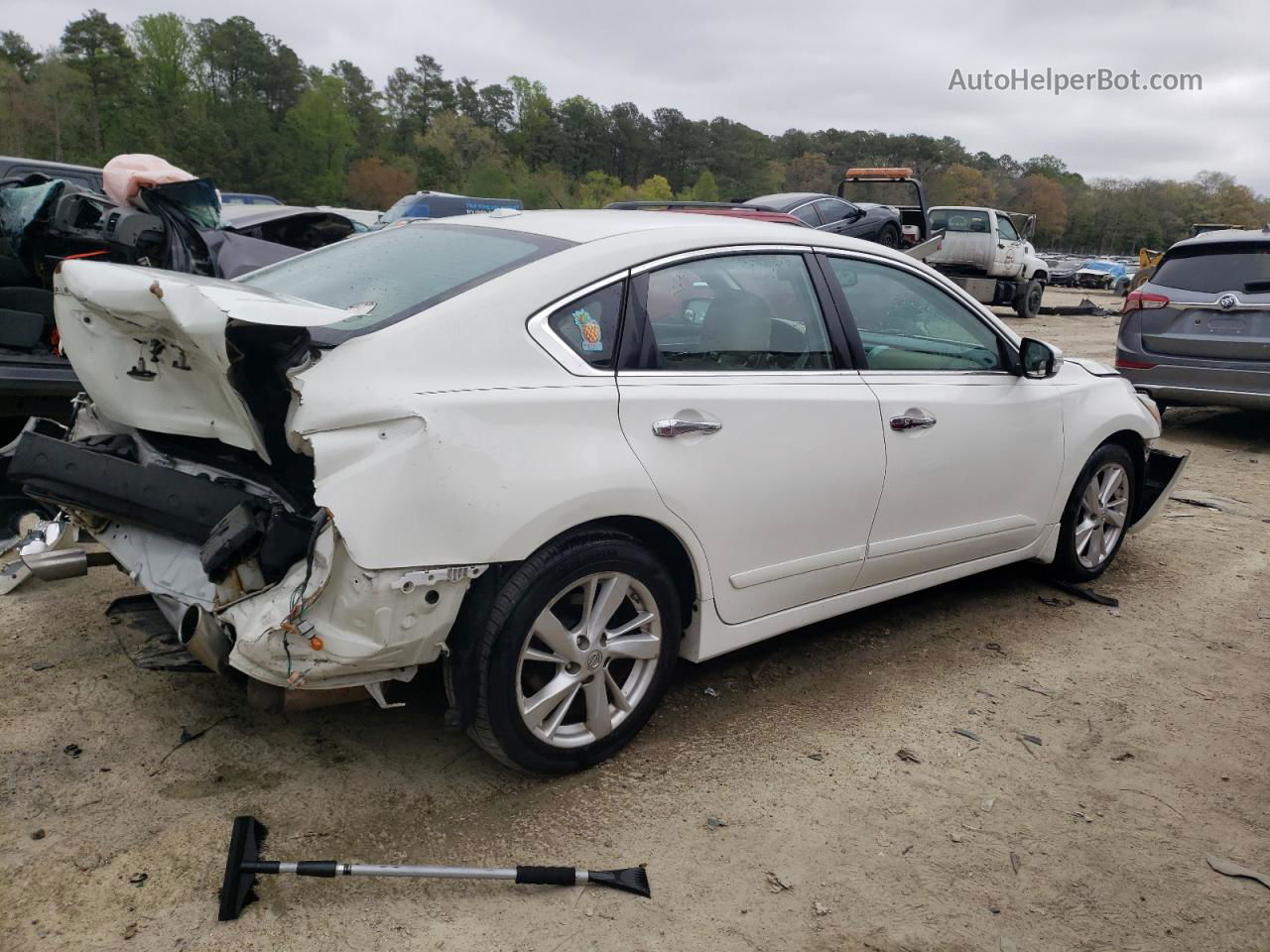 2015 Nissan Altima 2.5 White vin: 1N4AL3AP5FC570405