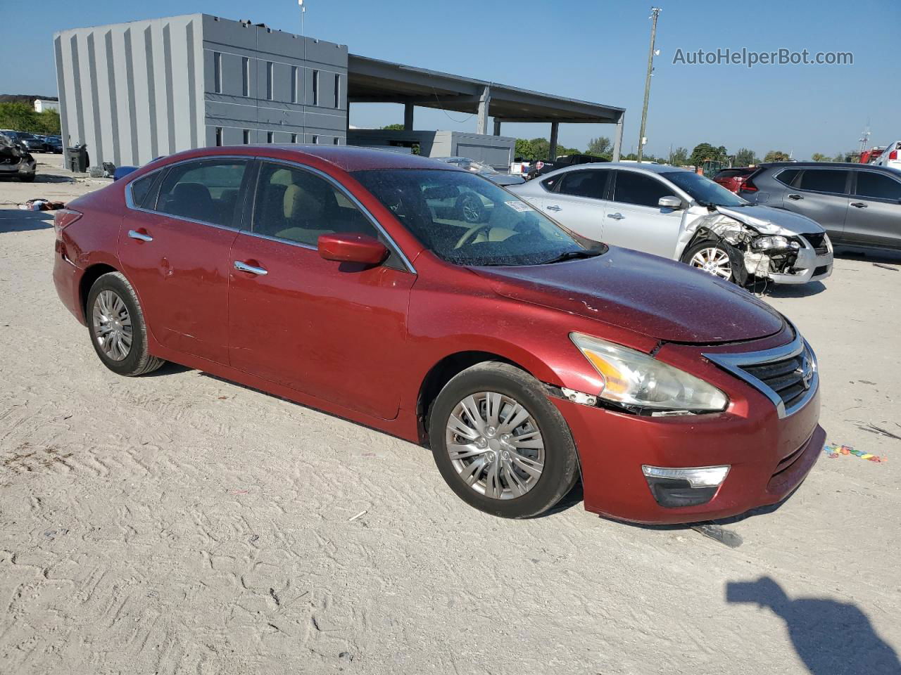 2015 Nissan Altima 2.5 Red vin: 1N4AL3AP5FN392239