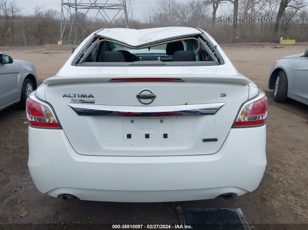 2015 Nissan Altima 2.5 S White vin: 1N4AL3AP5FN910866