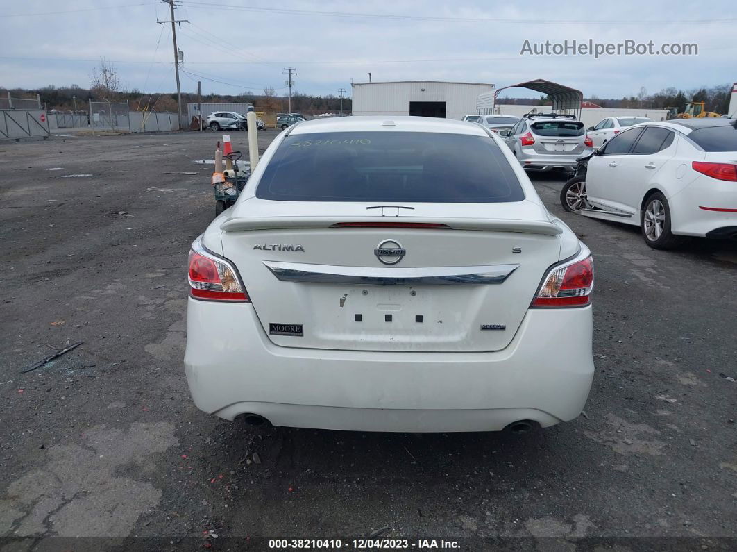 2015 Nissan Altima 2.5 S Белый vin: 1N4AL3AP5FN920880