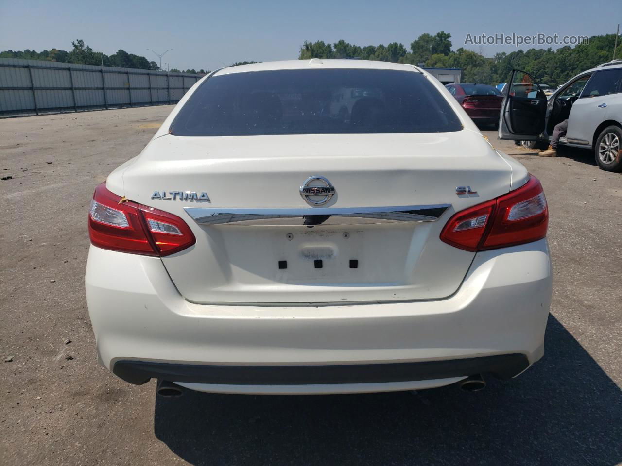 2017 Nissan Altima 2.5 White vin: 1N4AL3AP5HC177183