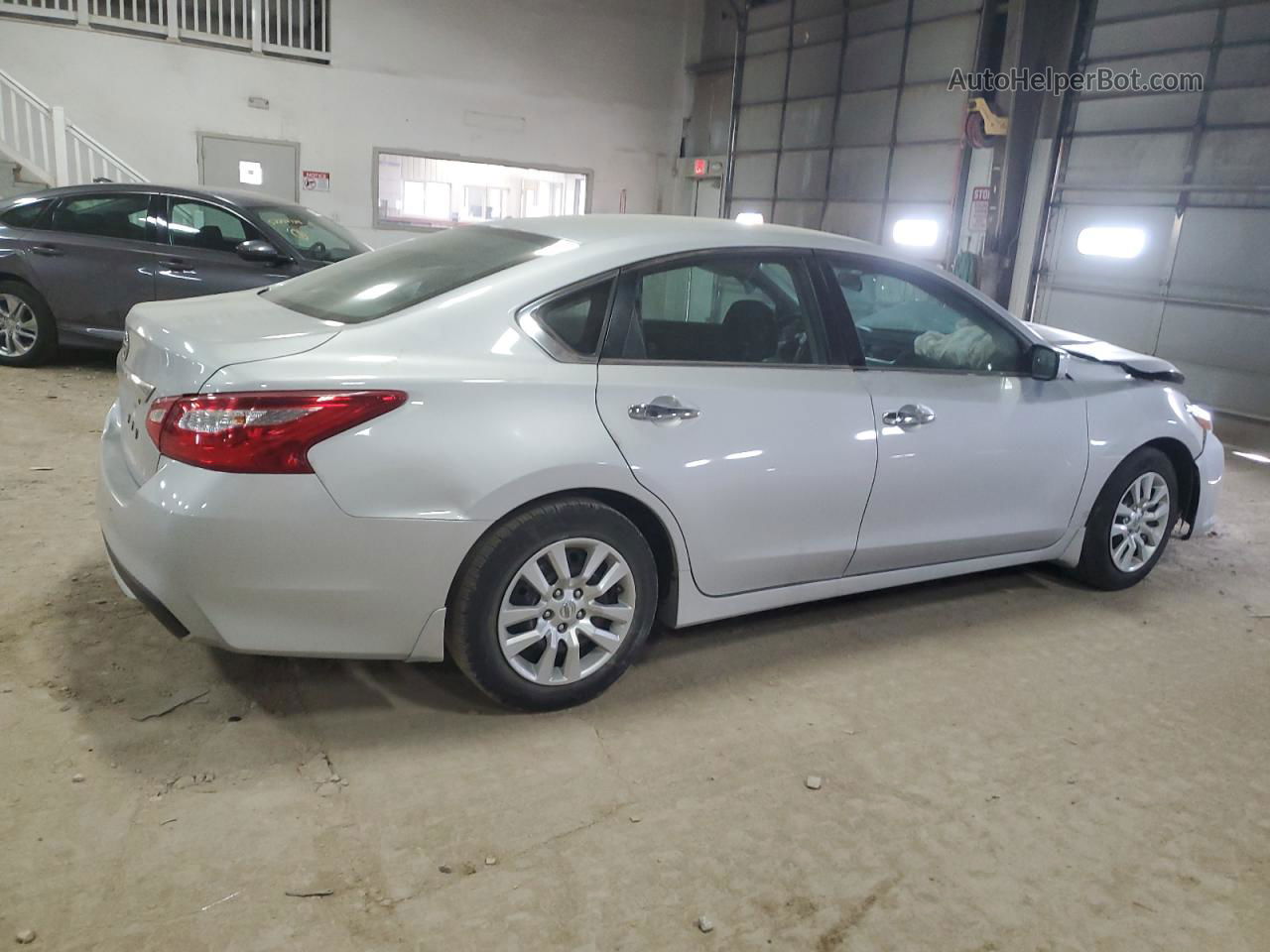 2017 Nissan Altima 2.5 Серебряный vin: 1N4AL3AP5HN327944