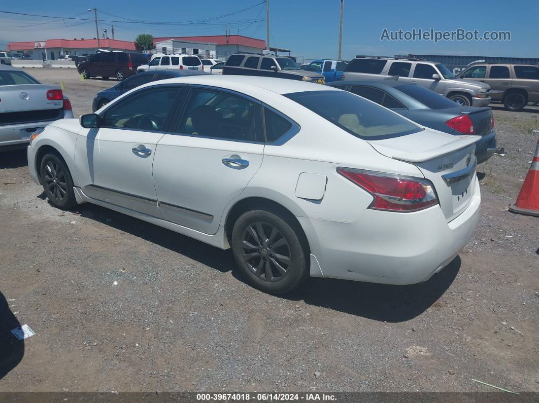 2015 Nissan Altima 2.5 S White vin: 1N4AL3AP6FC415880