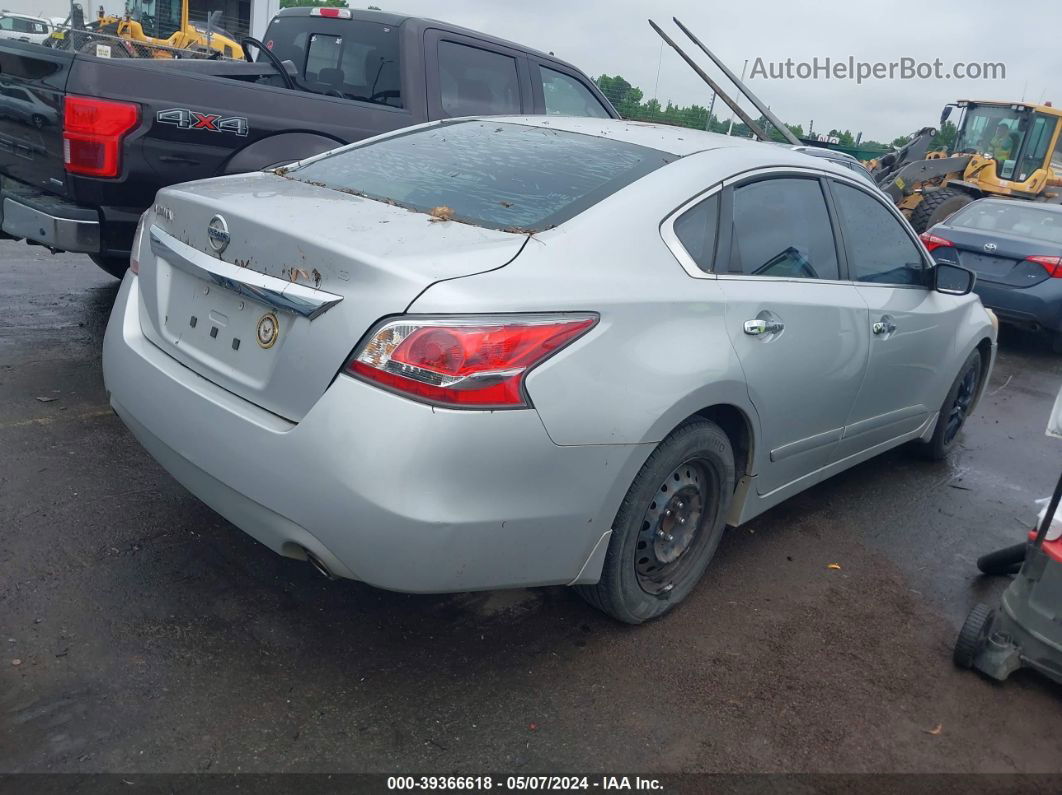 2015 Nissan Altima 2.5 S Серебряный vin: 1N4AL3AP6FN309448