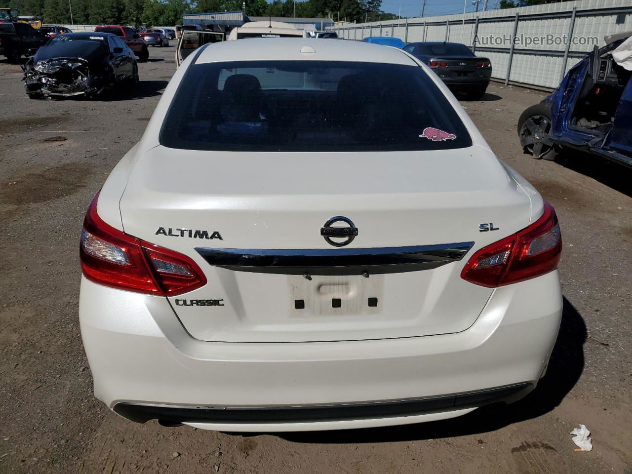 2017 Nissan Altima 2.5 Белый vin: 1N4AL3AP6HC122449