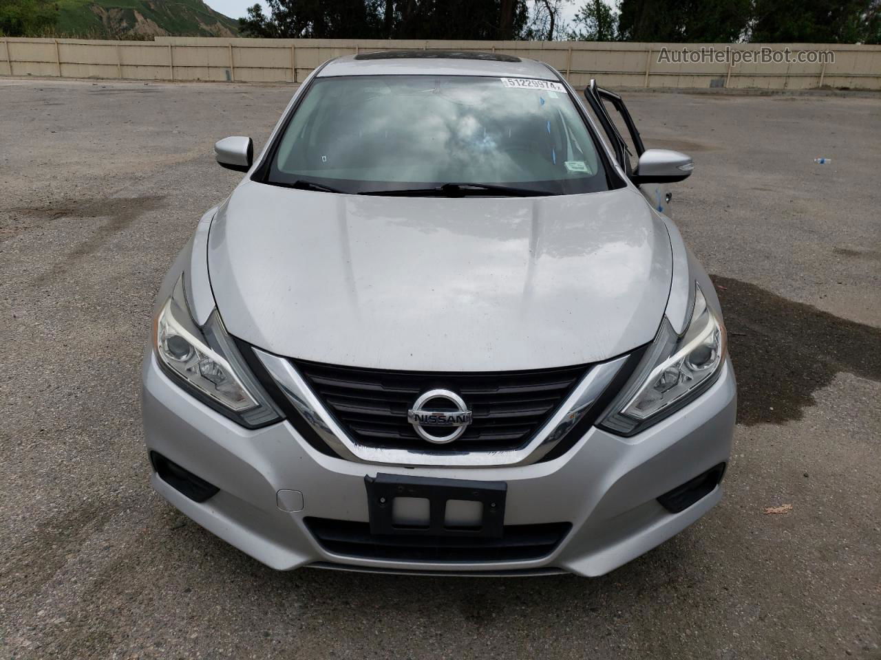 2017 Nissan Altima 2.5 Серебряный vin: 1N4AL3AP6HC181839