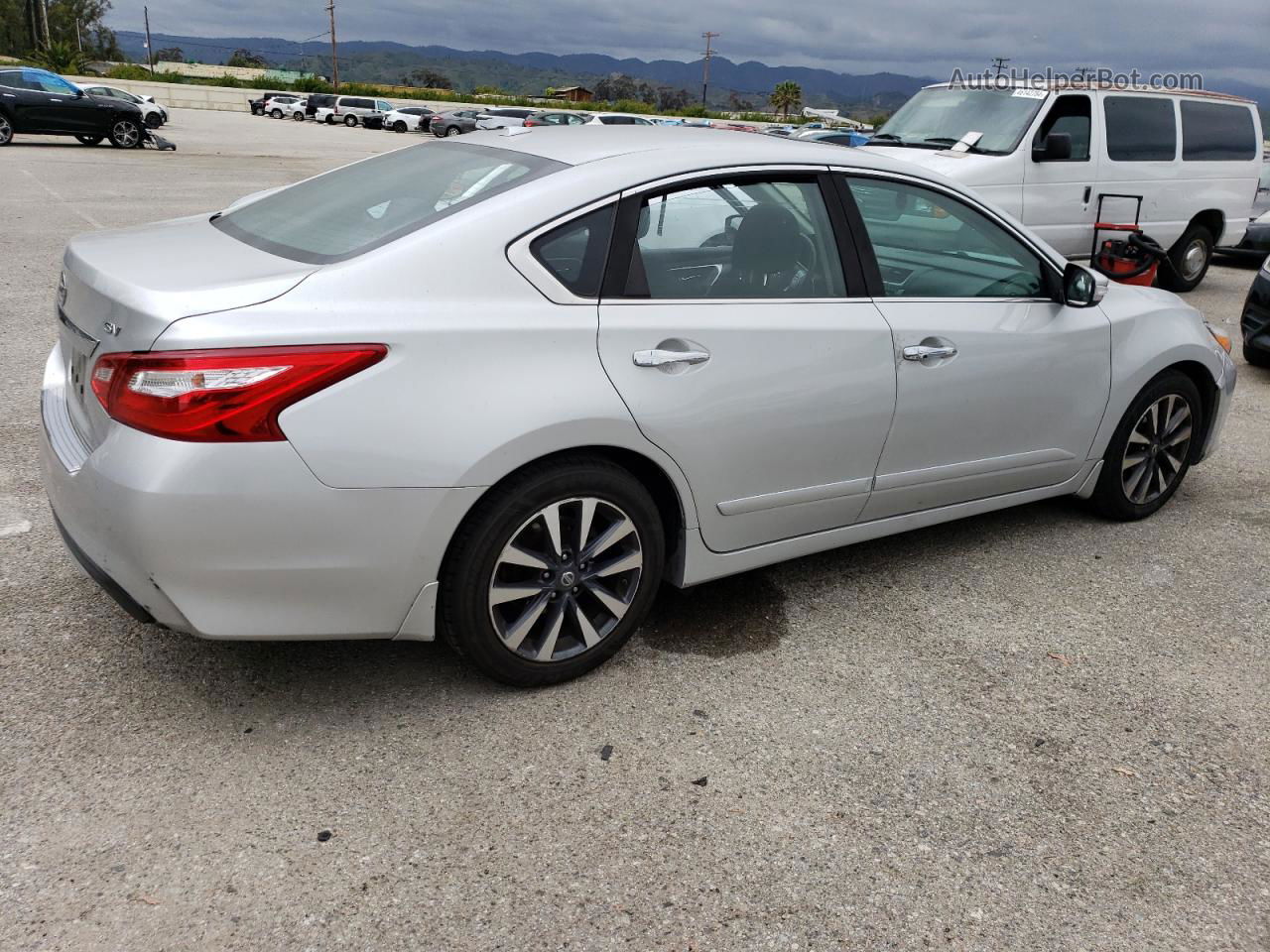 2017 Nissan Altima 2.5 Silver vin: 1N4AL3AP6HC181839