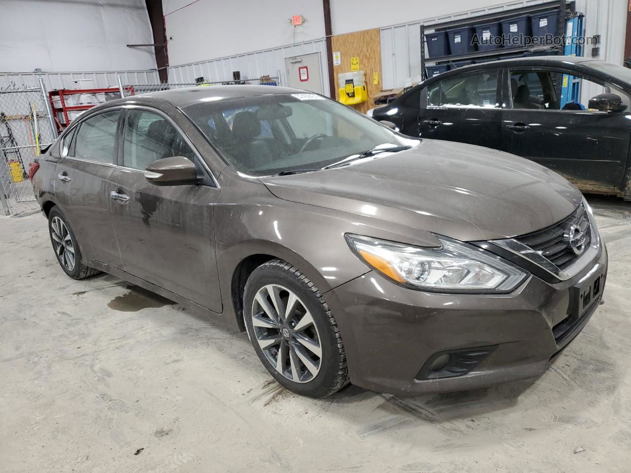 2017 Nissan Altima 2.5 Tan vin: 1N4AL3AP6HC210045