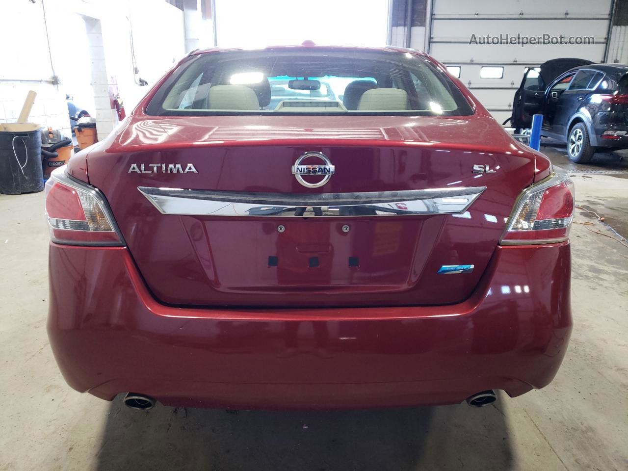 2014 Nissan Altima 2.5 Red vin: 1N4AL3AP7EN372251