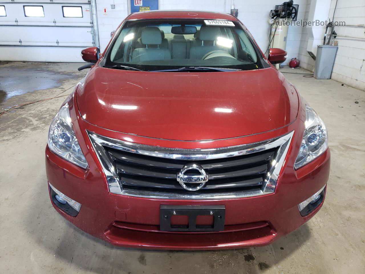 2014 Nissan Altima 2.5 Red vin: 1N4AL3AP7EN372251