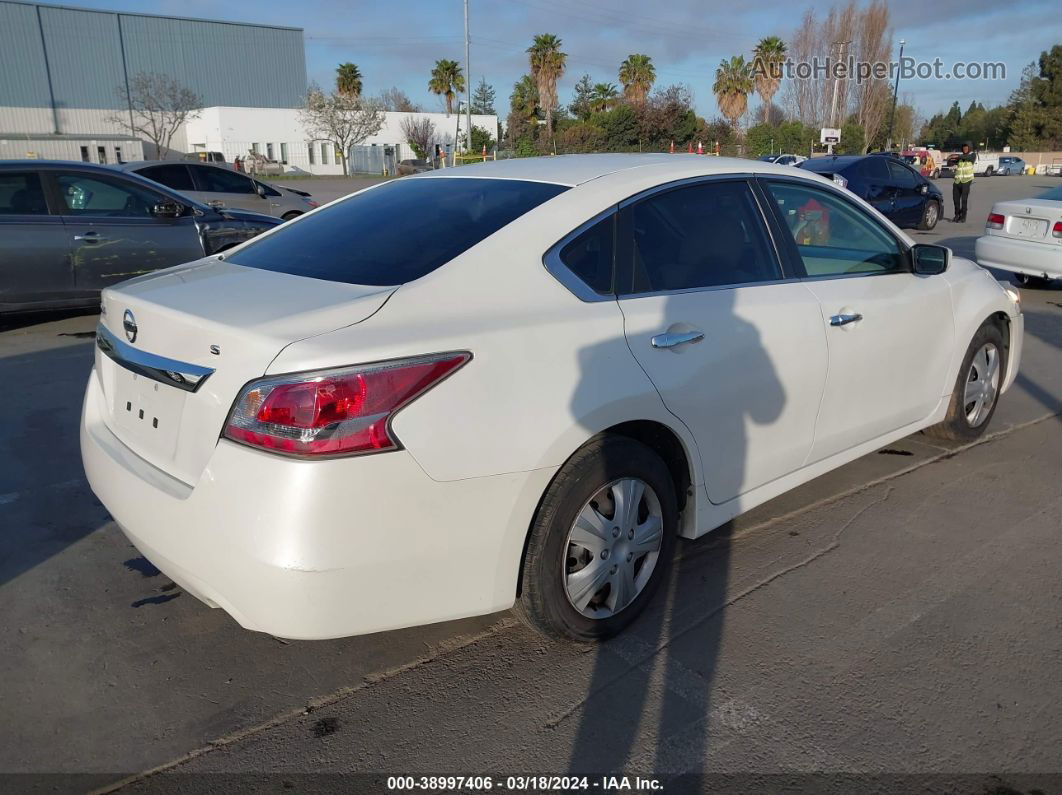 2015 Nissan Altima 2.5 S White vin: 1N4AL3AP7FC162665