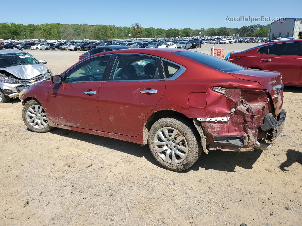 2015 Nissan Altima 2.5 Red vin: 1N4AL3AP7FC205398