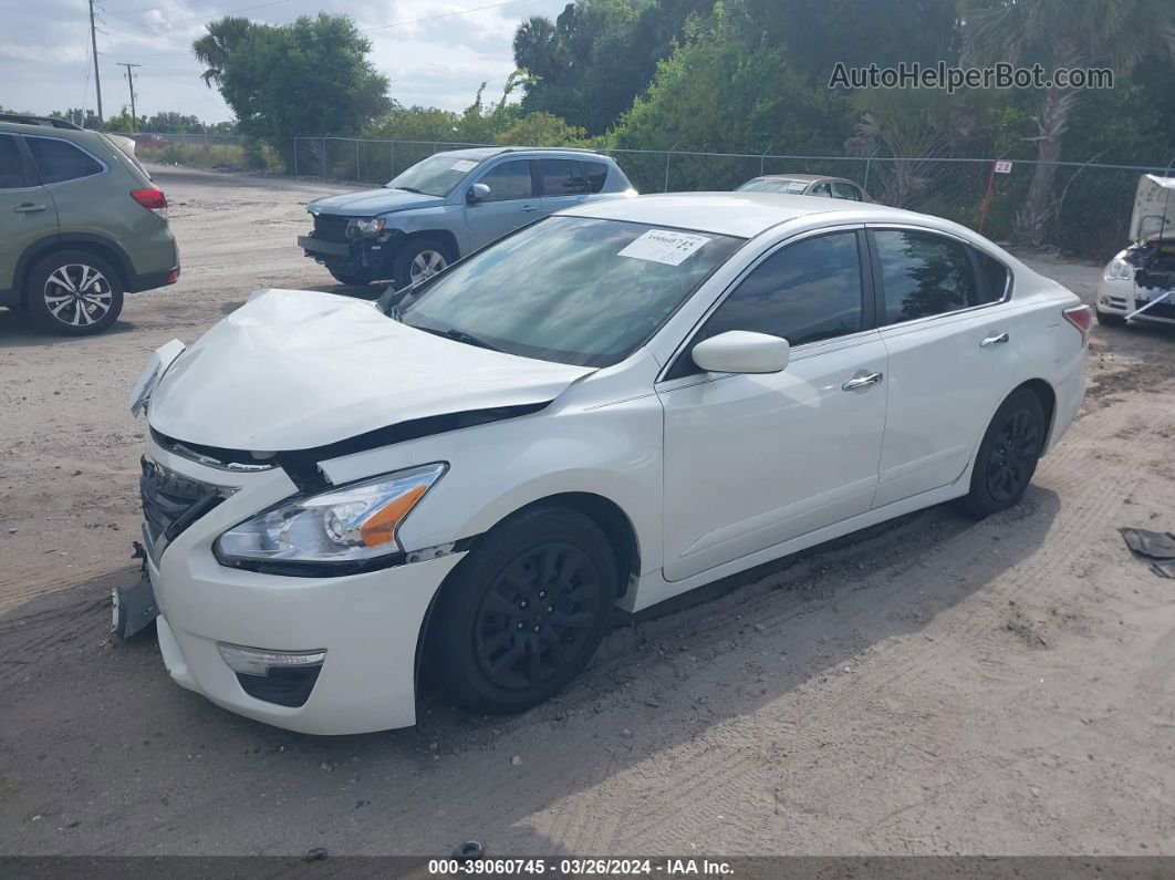 2015 Nissan Altima 2.5 S White vin: 1N4AL3AP7FC214182