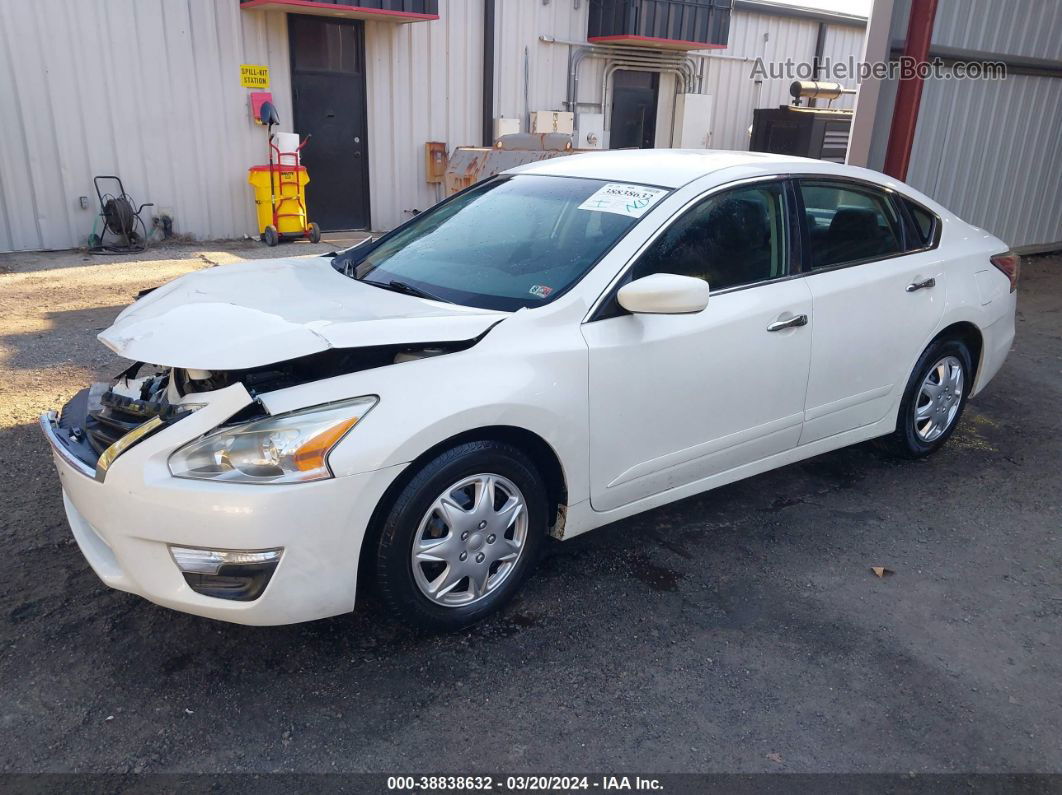 2015 Nissan Altima 2.5 S White vin: 1N4AL3AP7FC290081