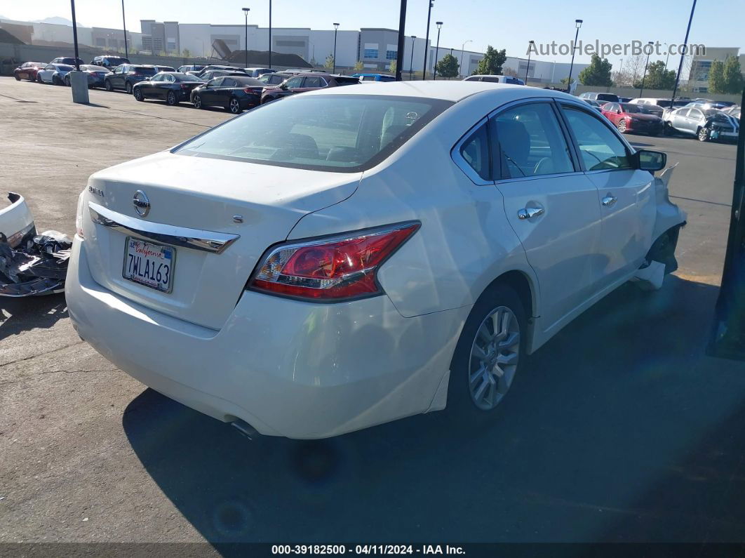 2015 Nissan Altima 2.5 S White vin: 1N4AL3AP7FC438200