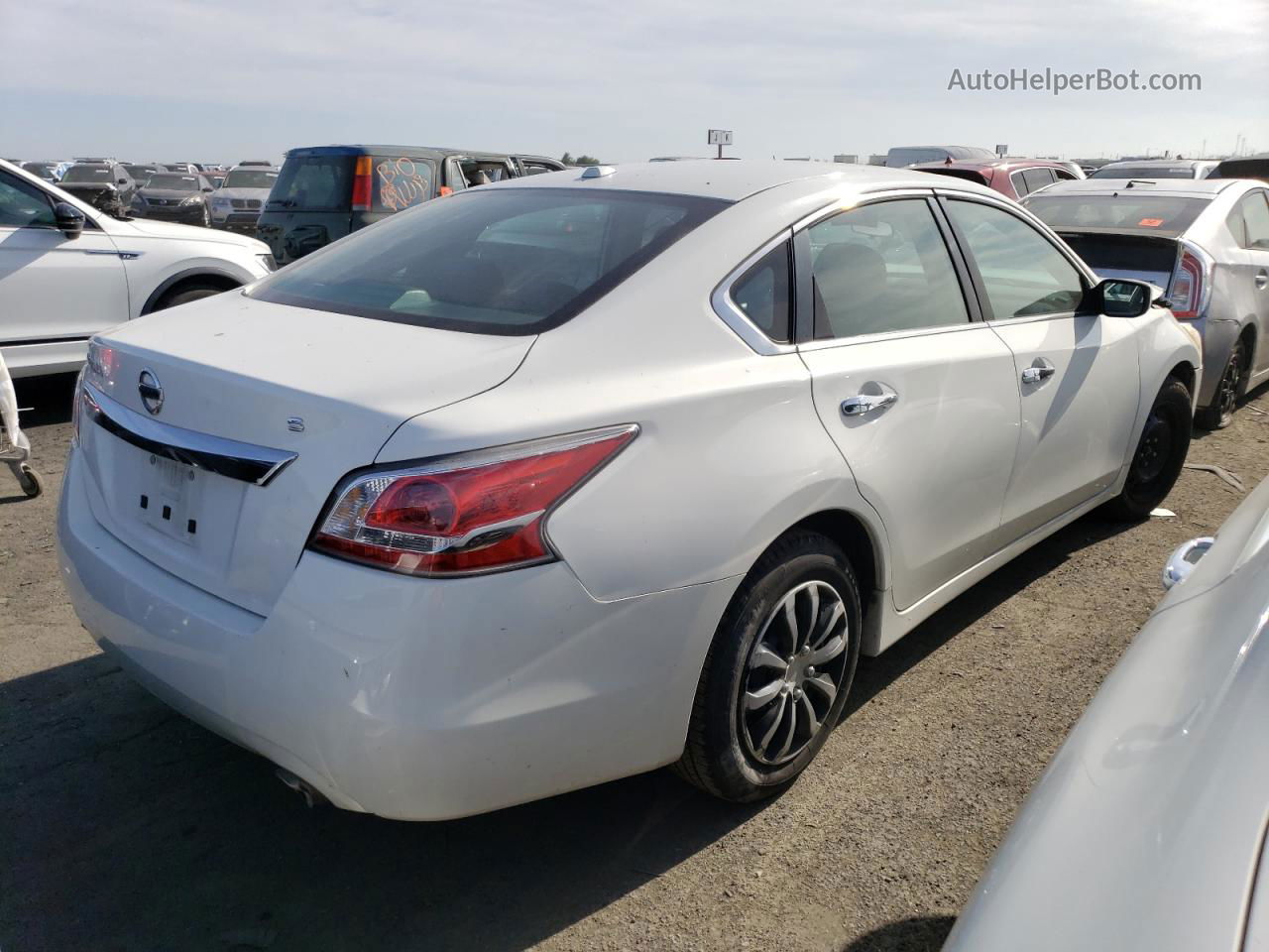 2015 Nissan Altima 2.5 White vin: 1N4AL3AP7FC441095