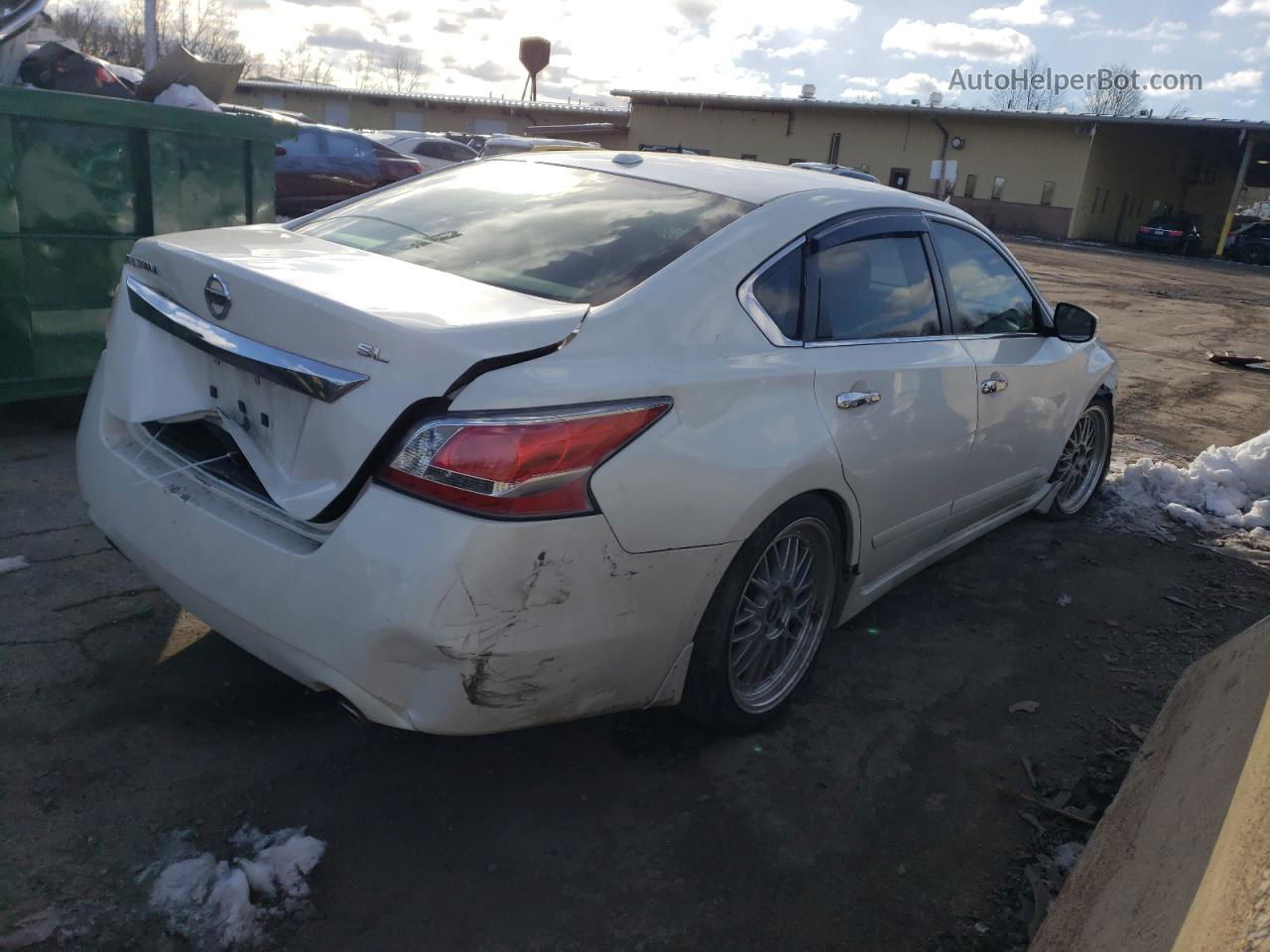 2015 Nissan Altima 2.5 White vin: 1N4AL3AP7FN348663