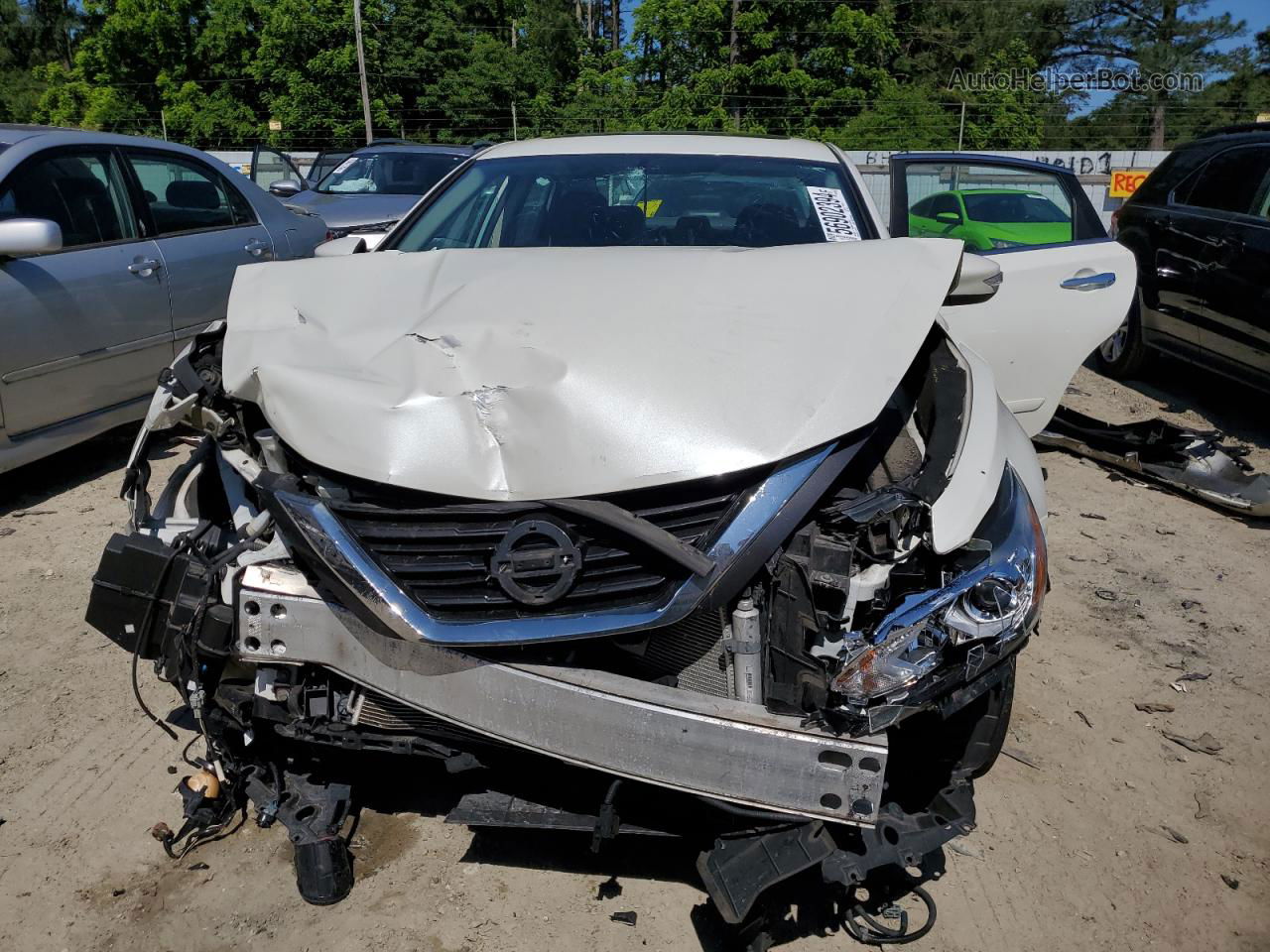 2017 Nissan Altima 2.5 White vin: 1N4AL3AP7HC217330