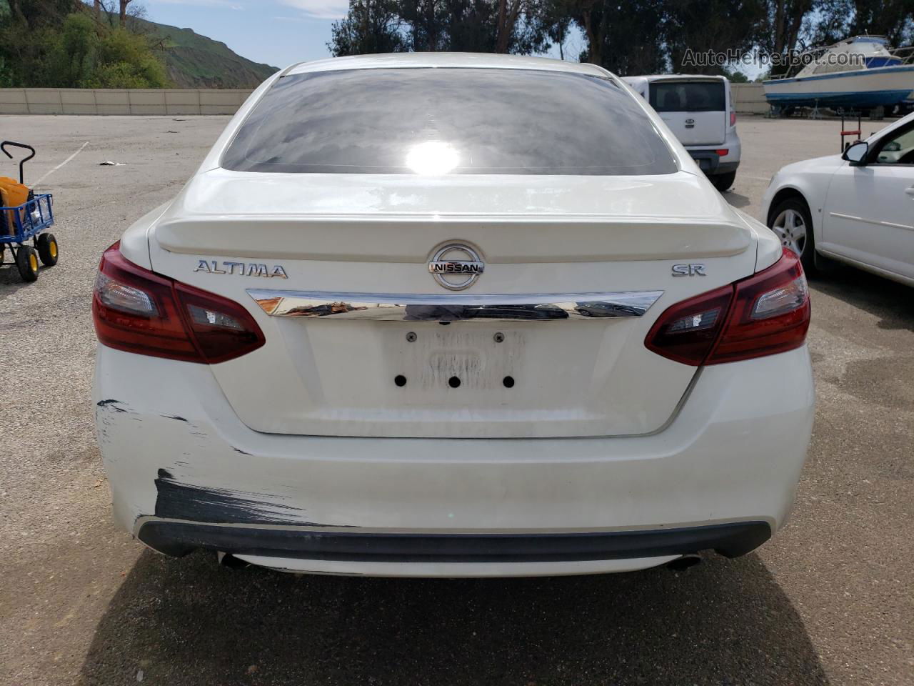 2018 Nissan Altima 2.5 White vin: 1N4AL3AP7JC106895