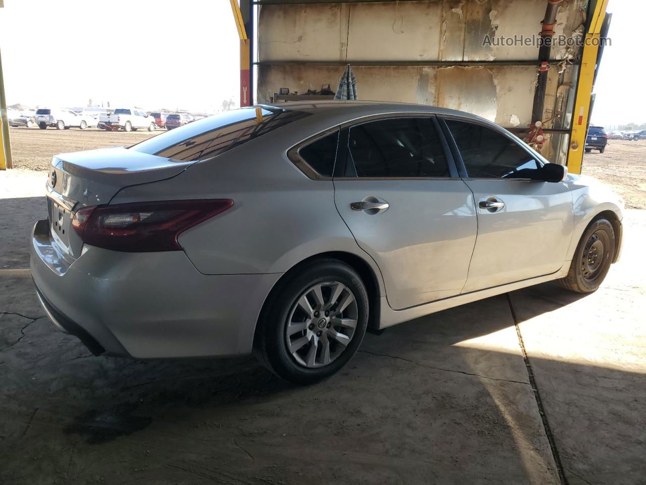 2018 Nissan Altima 2.5 Silver vin: 1N4AL3AP7JC157815