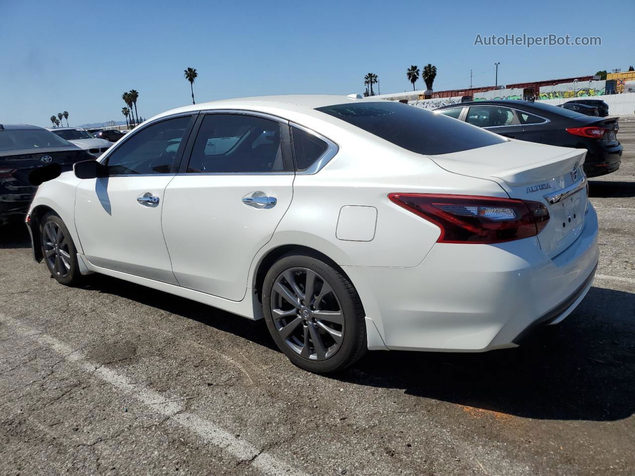 2018 Nissan Altima 2.5 White vin: 1N4AL3AP7JC288744