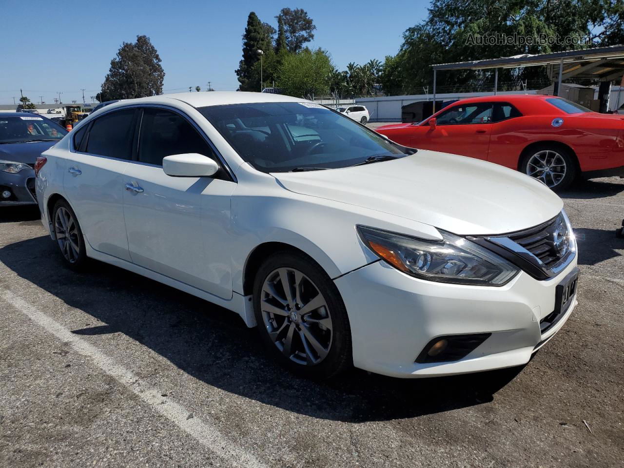 2018 Nissan Altima 2.5 White vin: 1N4AL3AP7JC288744