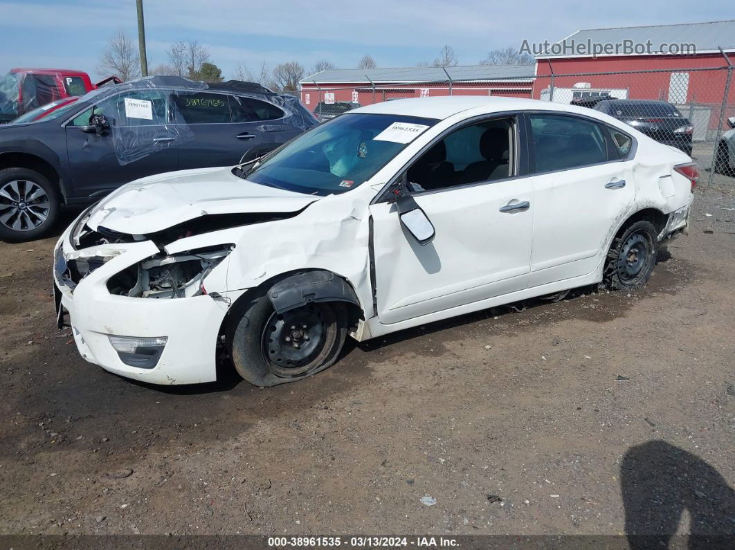 2015 Nissan Altima 2.5 S White vin: 1N4AL3AP8FC276920