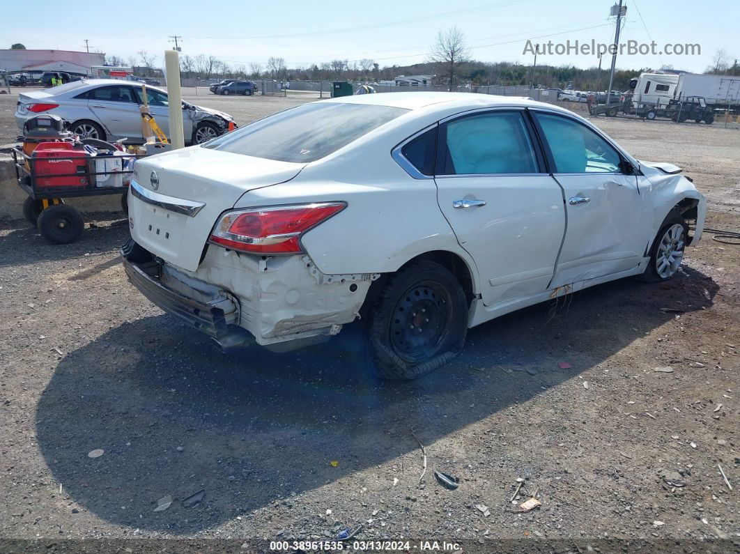 2015 Nissan Altima 2.5 S White vin: 1N4AL3AP8FC276920