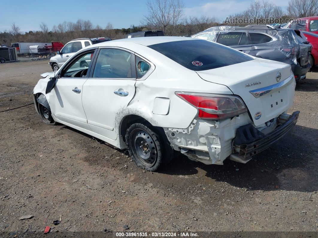 2015 Nissan Altima 2.5 S White vin: 1N4AL3AP8FC276920