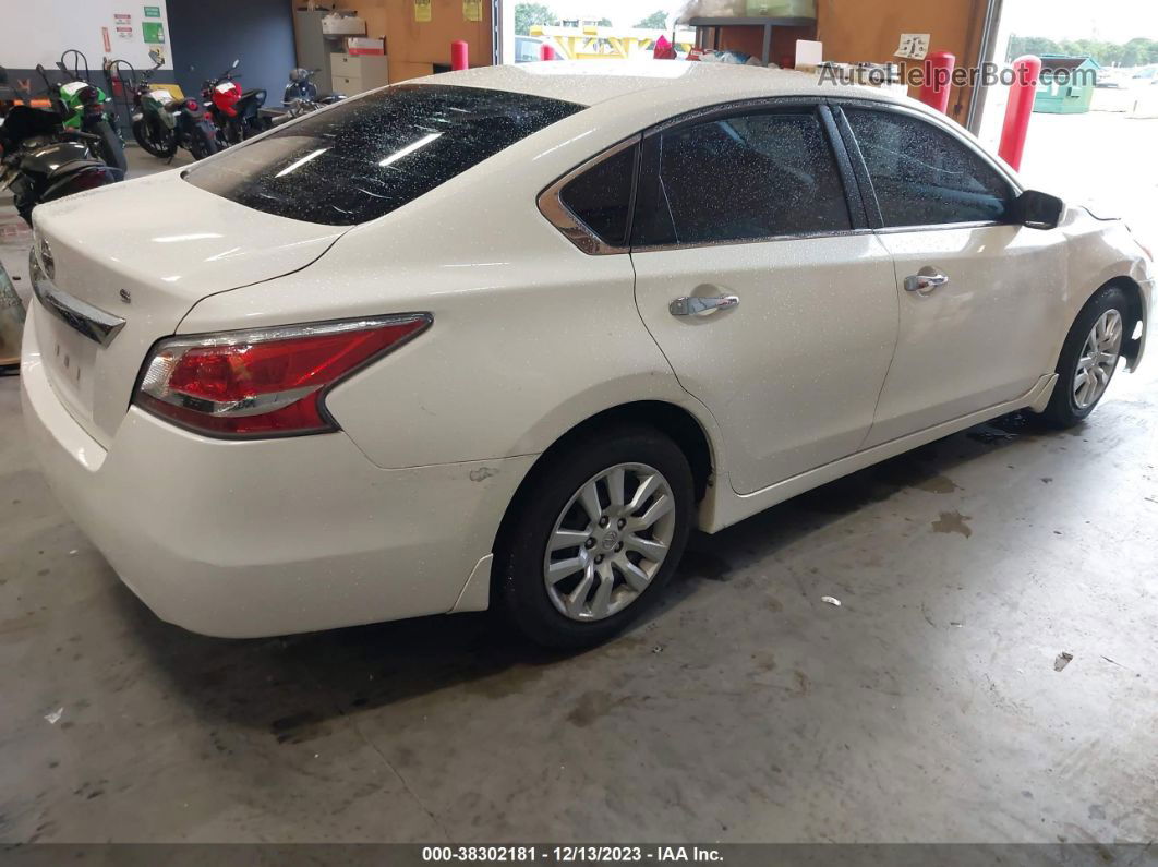 2015 Nissan Altima 2.5 S White vin: 1N4AL3AP8FC464904