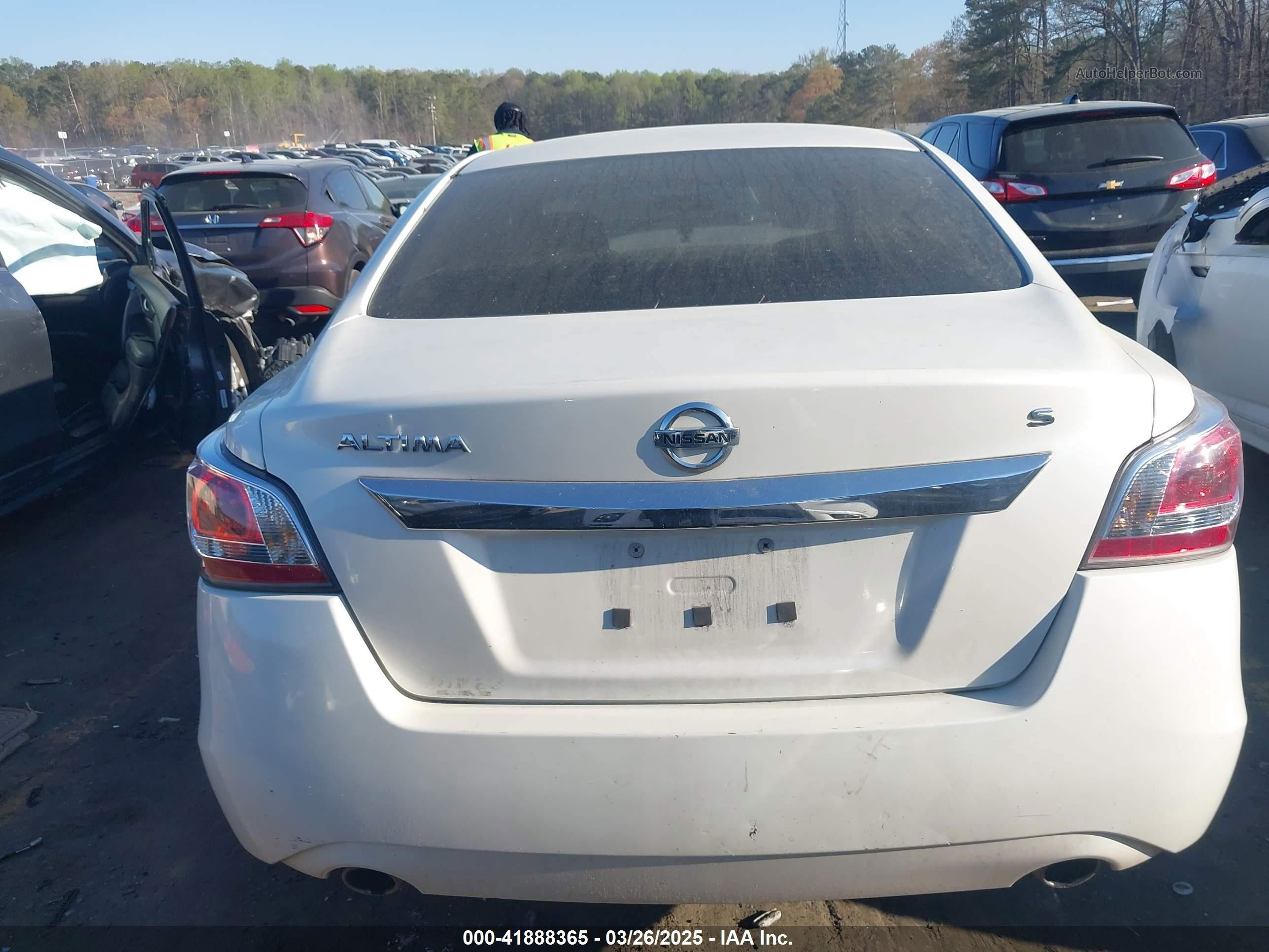 2015 Nissan Altima 2.5 S White vin: 1N4AL3AP8FC569104