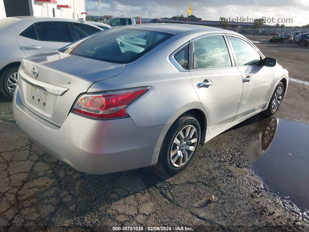 2015 Nissan Altima   Silver vin: 1N4AL3AP8FN323397