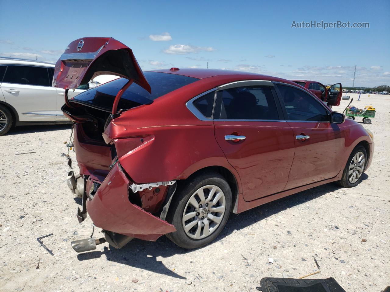 2015 Nissan Altima 2.5 Red vin: 1N4AL3AP8FN361597