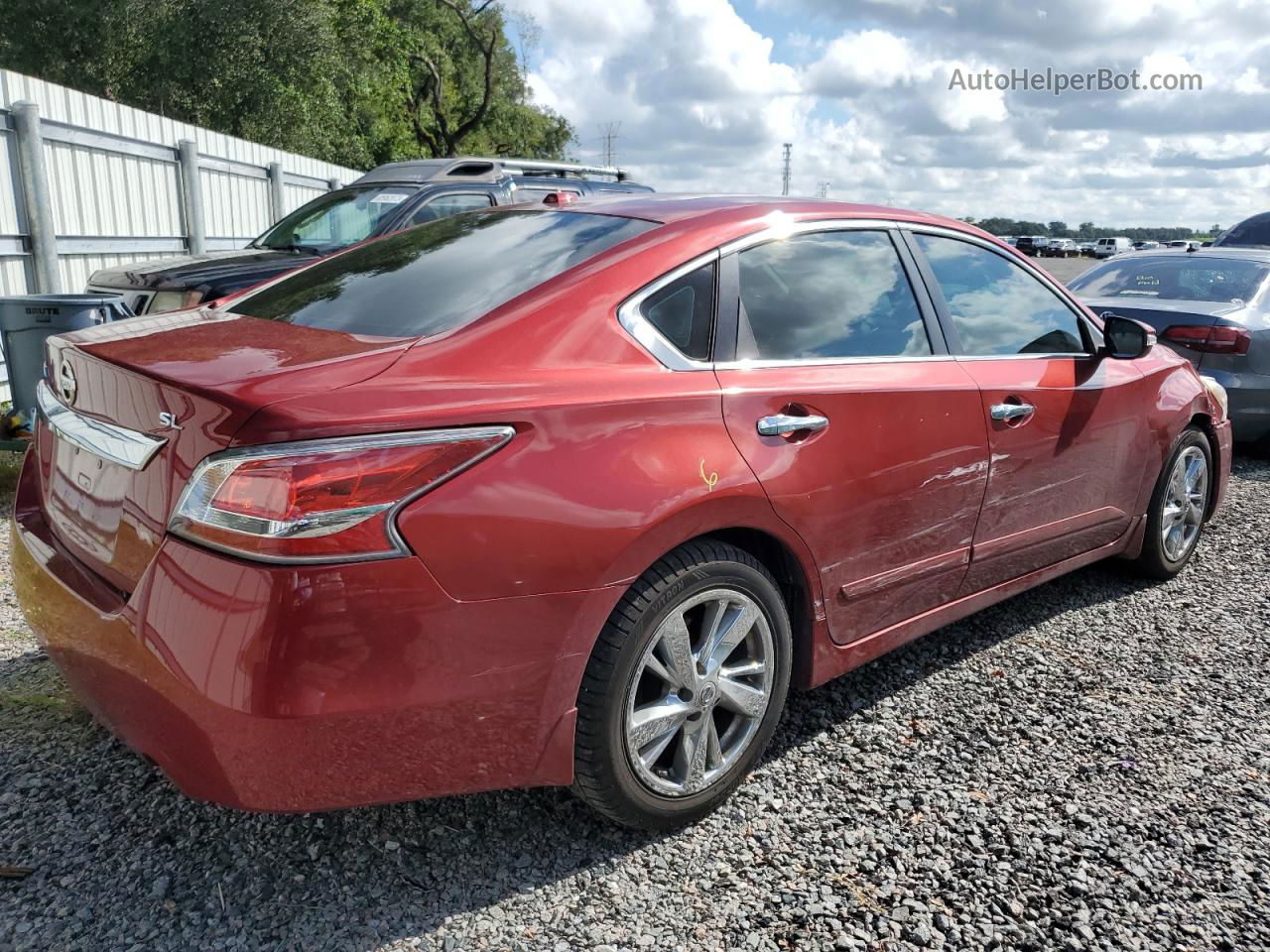 2015 Nissan Altima 2.5 Red vin: 1N4AL3AP8FN884148