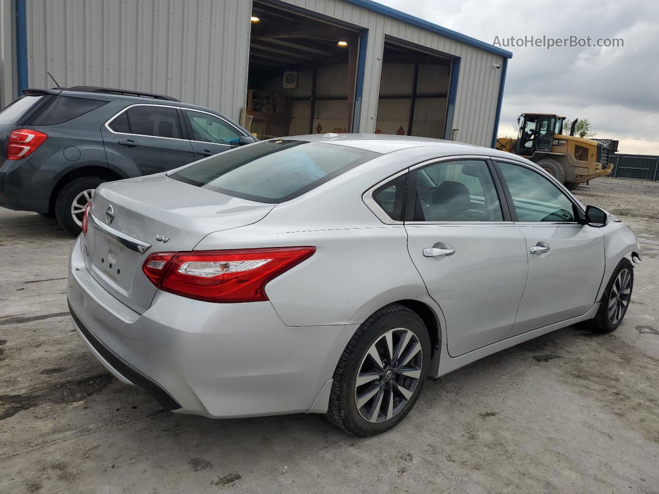 2017 Nissan Altima 2.5 Серебряный vin: 1N4AL3AP8HC259151