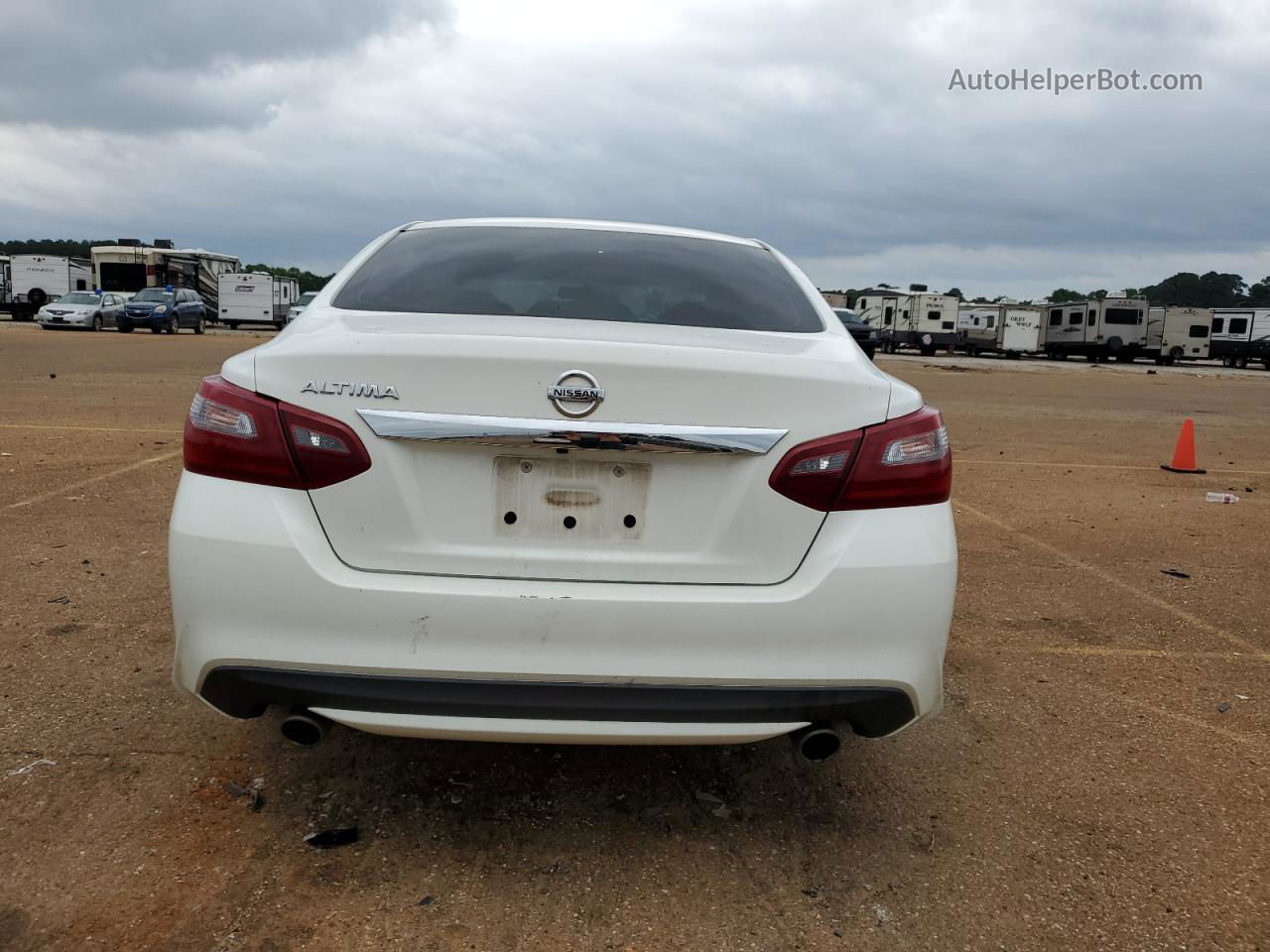 2018 Nissan Altima 2.5 White vin: 1N4AL3AP8JC128839