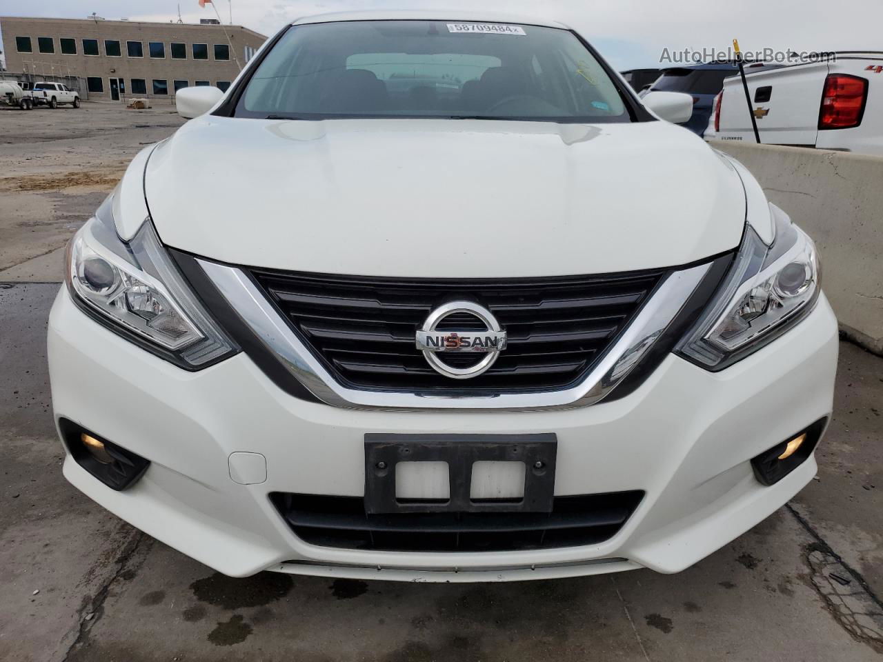 2018 Nissan Altima 2.5 Белый vin: 1N4AL3AP8JC181024