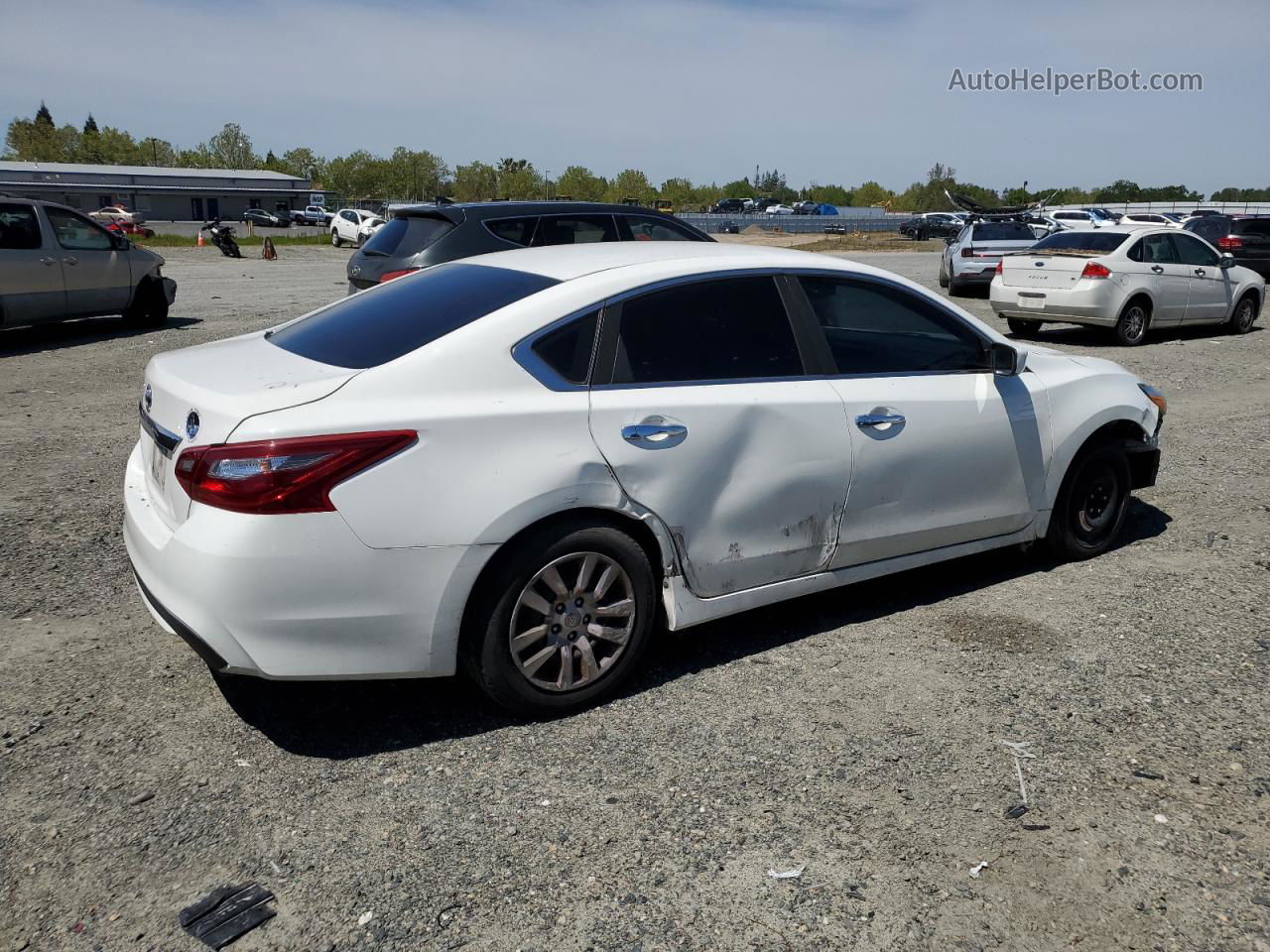 2018 Nissan Altima 2.5 White vin: 1N4AL3AP8JC197806